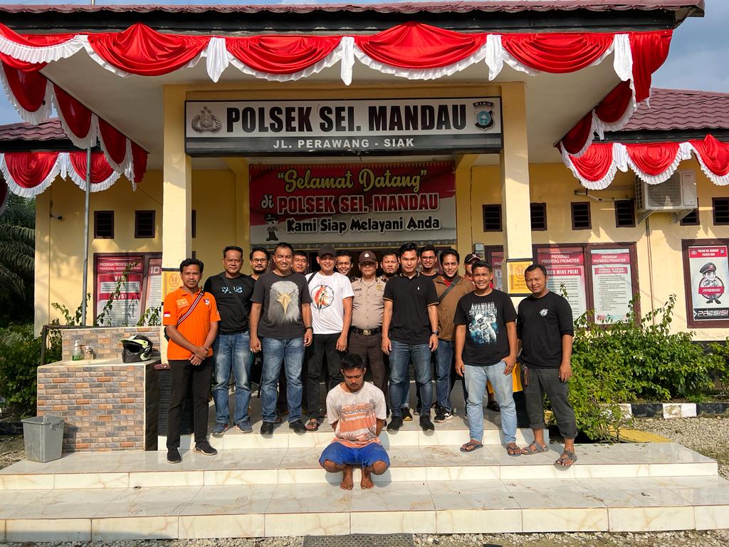 Mau Nyanyi Speaker Dimatikan, Tewas Kena Kapak