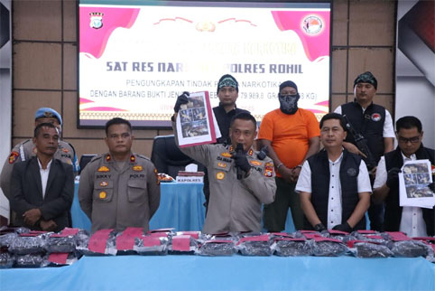 Becak Darat Jemput 79,9 Kg Sabu di Kapal Nelayan, Mau Diantar ke Pekanbaru